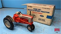 Ertl, Ford 901 select o speed diecast tractor