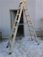 8' fiberglass step ladder H