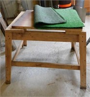 Wooden work shop tool base, 25" x 20" x 24"