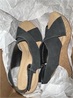 Size 5.5 Clarks Women Sandals