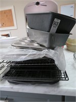 metal bakeware, cooling racks