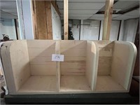 WHITE SHELVING UNIT