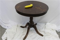 Vintage Imperial Round Pedestal Table