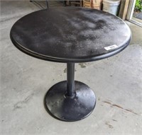 ROUND METAL CAFE TABLE