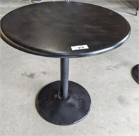 ROUND METAL CAFE TABLE