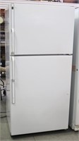G E 20.6 cu. ft. No Frost Refrigerator Freezer