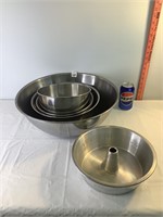 Stainless Steel Bowls & Cake Pan