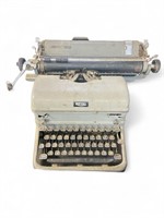 Vintage Royal Desktop Typewriter