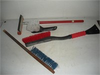 Automotive Brushes & Squeegee