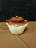 Double handled McCoy pot with lid approx 7 inches