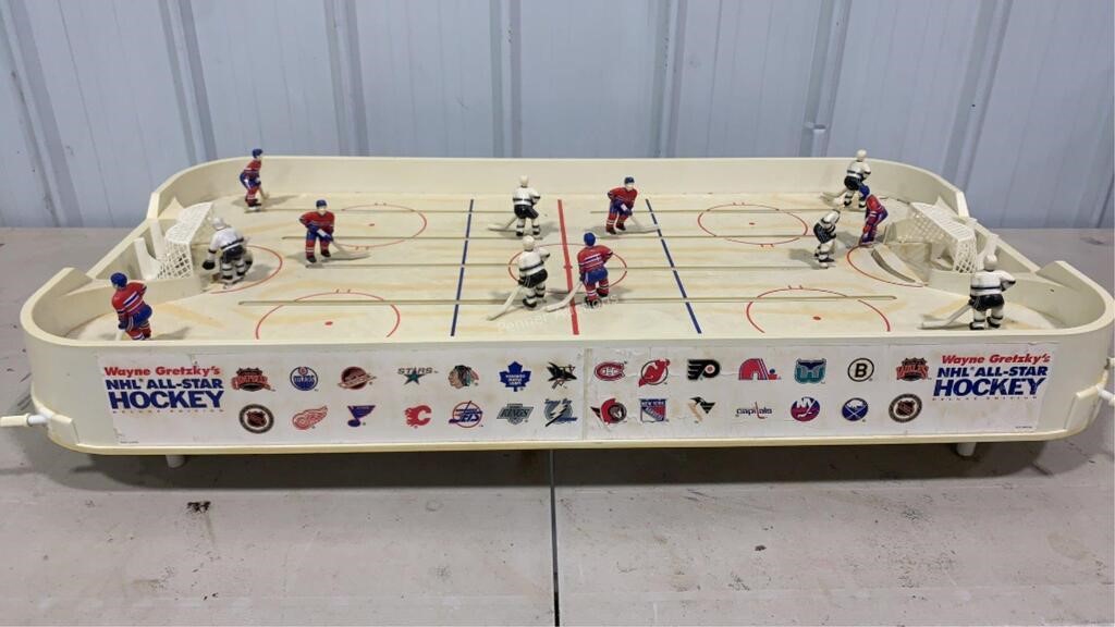 Wayne Gretzky's Table Hockey Game