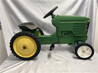 VINTAGE JOHN DEERE 4020 PEDAL TRACTOR