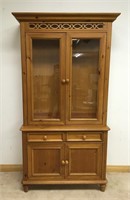BEAUTIFUL SUBSTANTIAL LIGHT UP DISPLAY CABINET