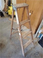 4ft. Wooden Step Ladder