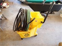 Rubber Maid Commercial Rolling Mop Bucket +