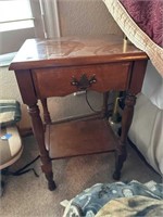 SMALL WOOD SIDE TABLE