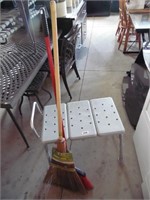 SHOWER CHAIR WITH BROOMS