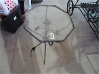 METAL OUTDOOR TABLE