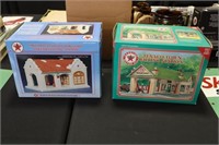 2 Texaco collectible gas stations in box 1996