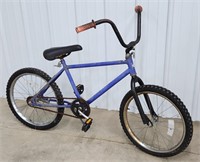 Huffy Boys Bike / Bicycle. Tire diameter is 20".