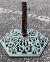 Weighted patio umbrella stand