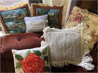 PILLOWS INCL. NEEDLEPOINT