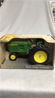 John Deere row crop tractor scale models 1/16 b