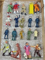 ASSORTMENT OF BARCLAY MANOIL LEAD FIGURES
