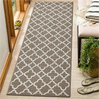 1.7' x 5'  Yamaziot 1.7'x5' Runner Rug  Farmhouse