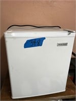 Small Artic Fresh refrigerator (dorm size)