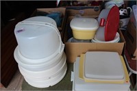 Large Pile Plastic & Tupperware Containers