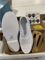 APPEAR NEW SZ 12M SPERRY FLOAT WHITE SHOES, DART