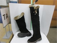 24" tall women's winter fashion boot, new