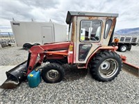 Case International L108 Tractor