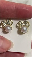 New Minnie Mouse faux pearl earrings