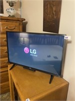 LG 28" TV with Remote