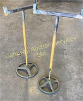 (2) adjustable pipe stands