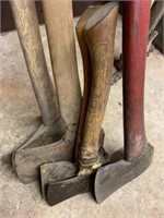 LOT OF FIVE AXES AND HATCHETS
