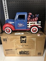 MM pre-Lit vintage truck