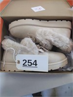 Rouge Beige Size 10