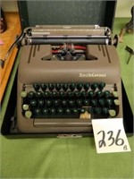 Smith Corona Portable Typewriter w/ Case