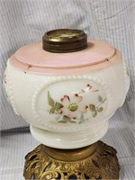 Pink and white vintahe oil lamp