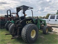 John Deere 5200 w/520 Loader