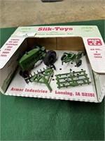 Slik-Toys Lansing Iowa Green set NIB