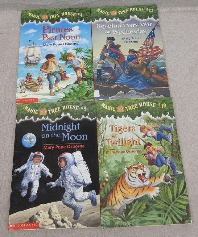 C12) 4 Childrens Kids Books Magic Tree House