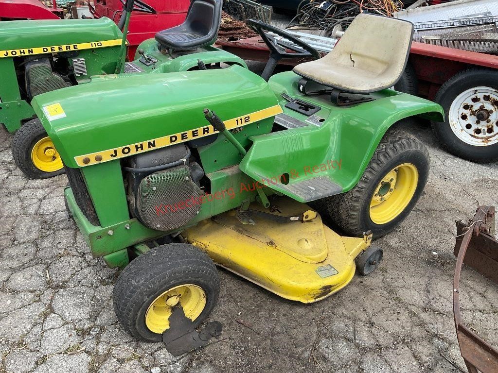 John Deere 112 Garden Tractor