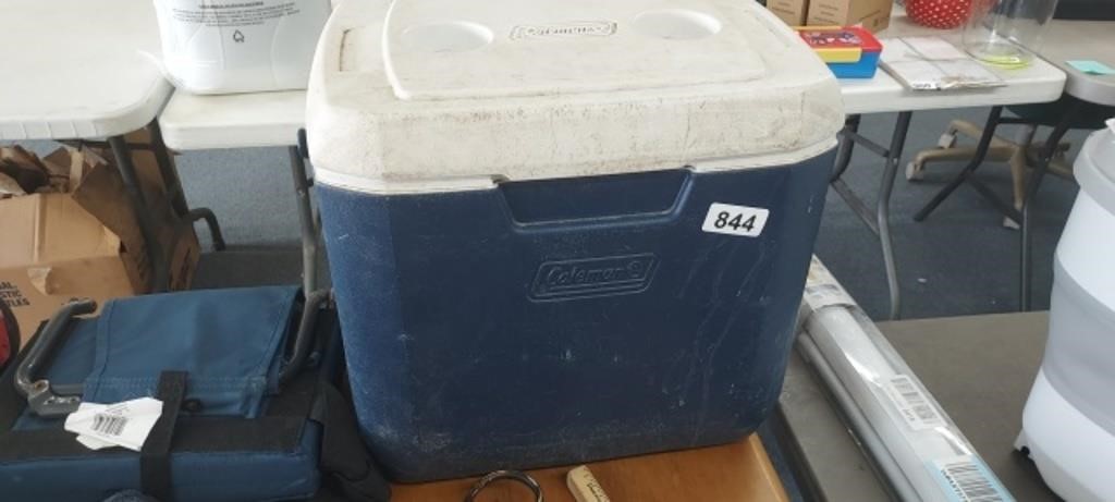 COLEMAN COOLER, NEEDS CLEANING
