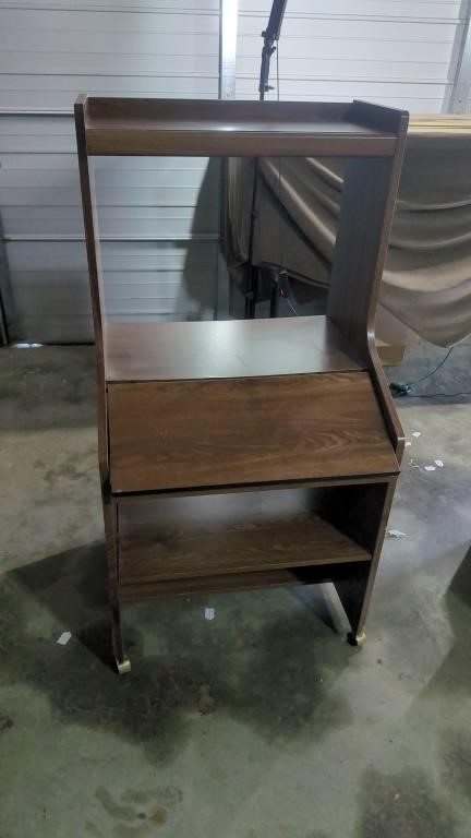 ROLLING COMPUTER DESK 55" TALL X 28" X 23"