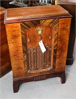 Philco 112 Console Radio / Restored Cabinet and