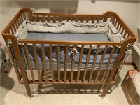 VTG Wooden Child Craft Crib W/ Drop Down Walls